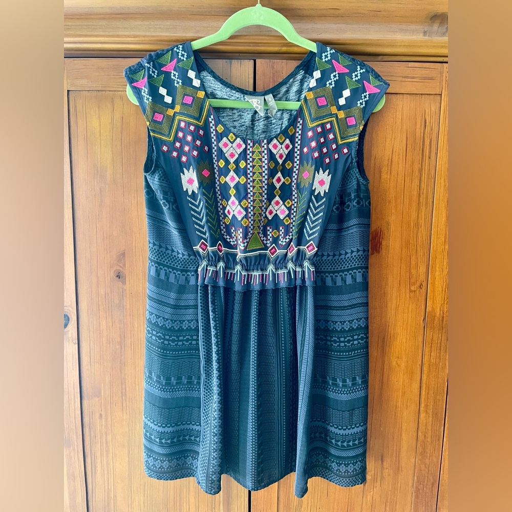 Embroidered Top - Picture 2 of 5